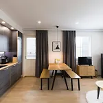Daire Levin Sirius Visit Levi